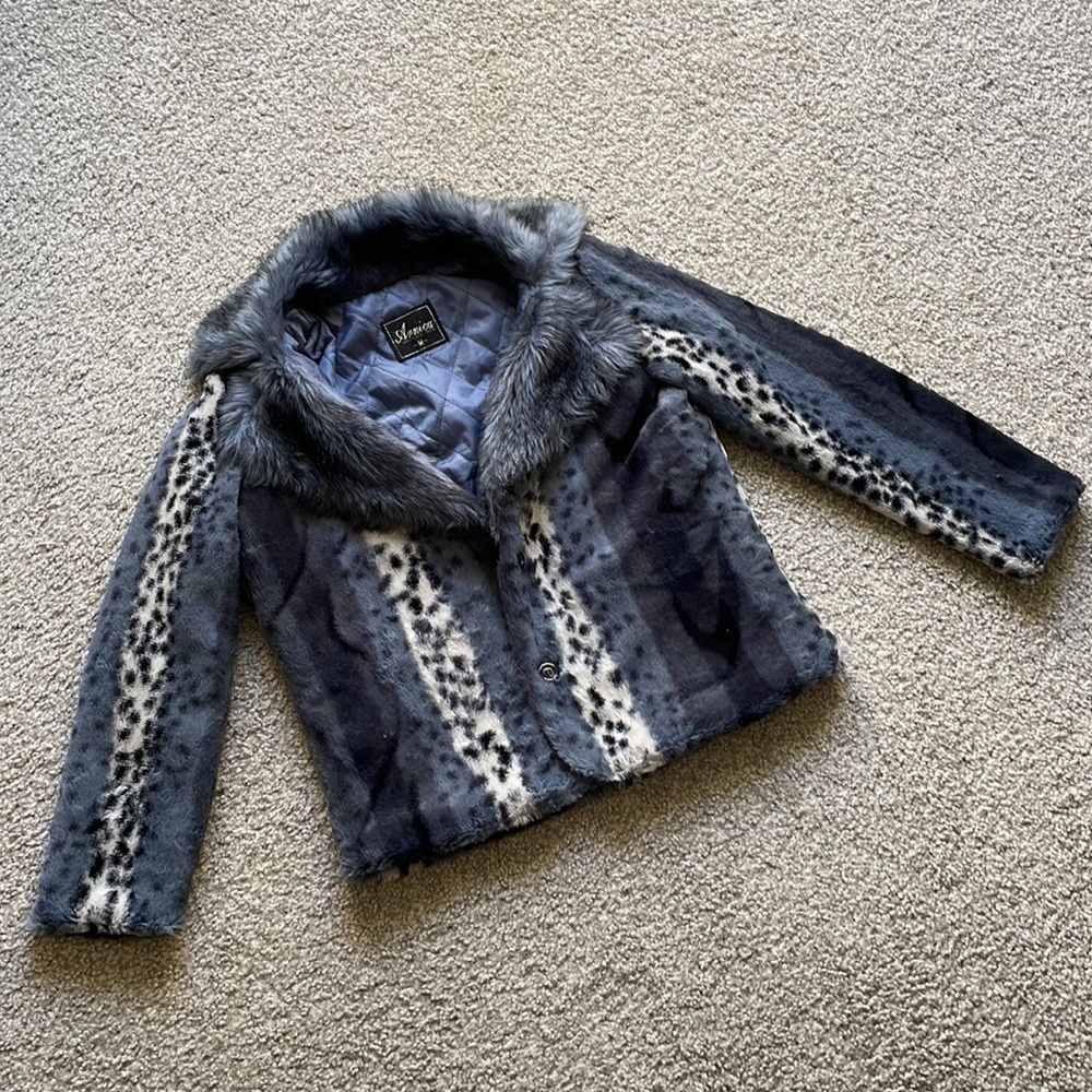 ✨Blue Faux Fur Coat✨